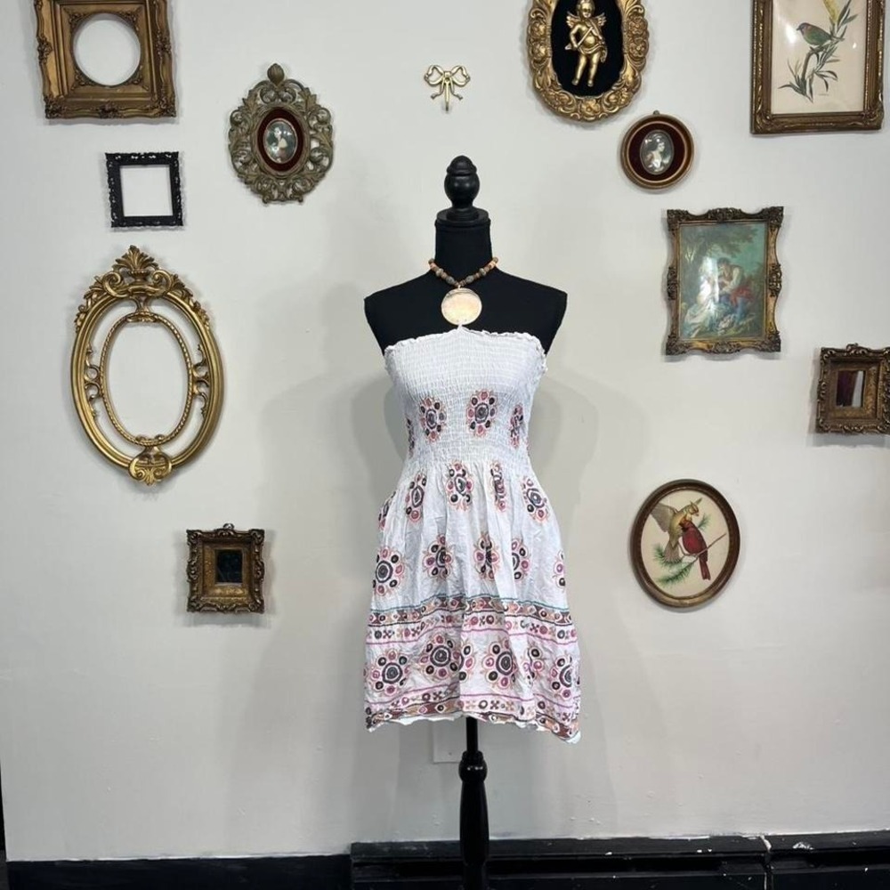 Vintage White Smocked Strapless Cotton Sundress with Folk Floral Print – Size S